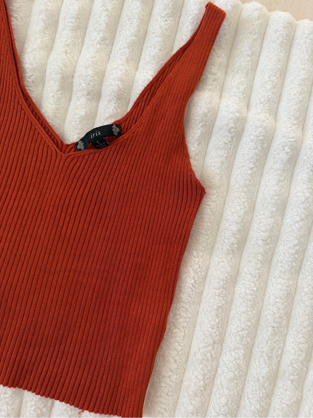 iris Rust Orange Ribbed V‑Neck Tank Top - Picture 2 of 3
